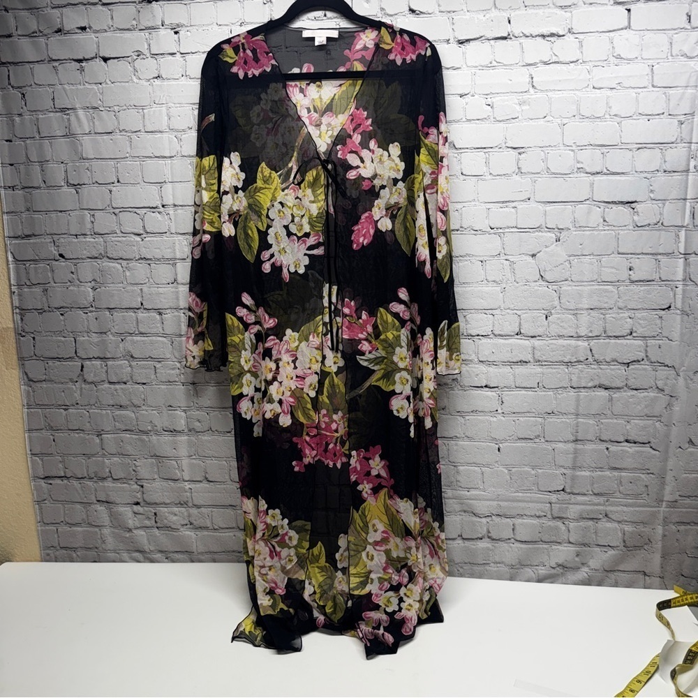 Victoria’s Secret vintage Floral lace floral Black Kimono/robe size XS/S